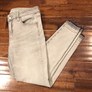 Women’s American Eagle skinny jeans
